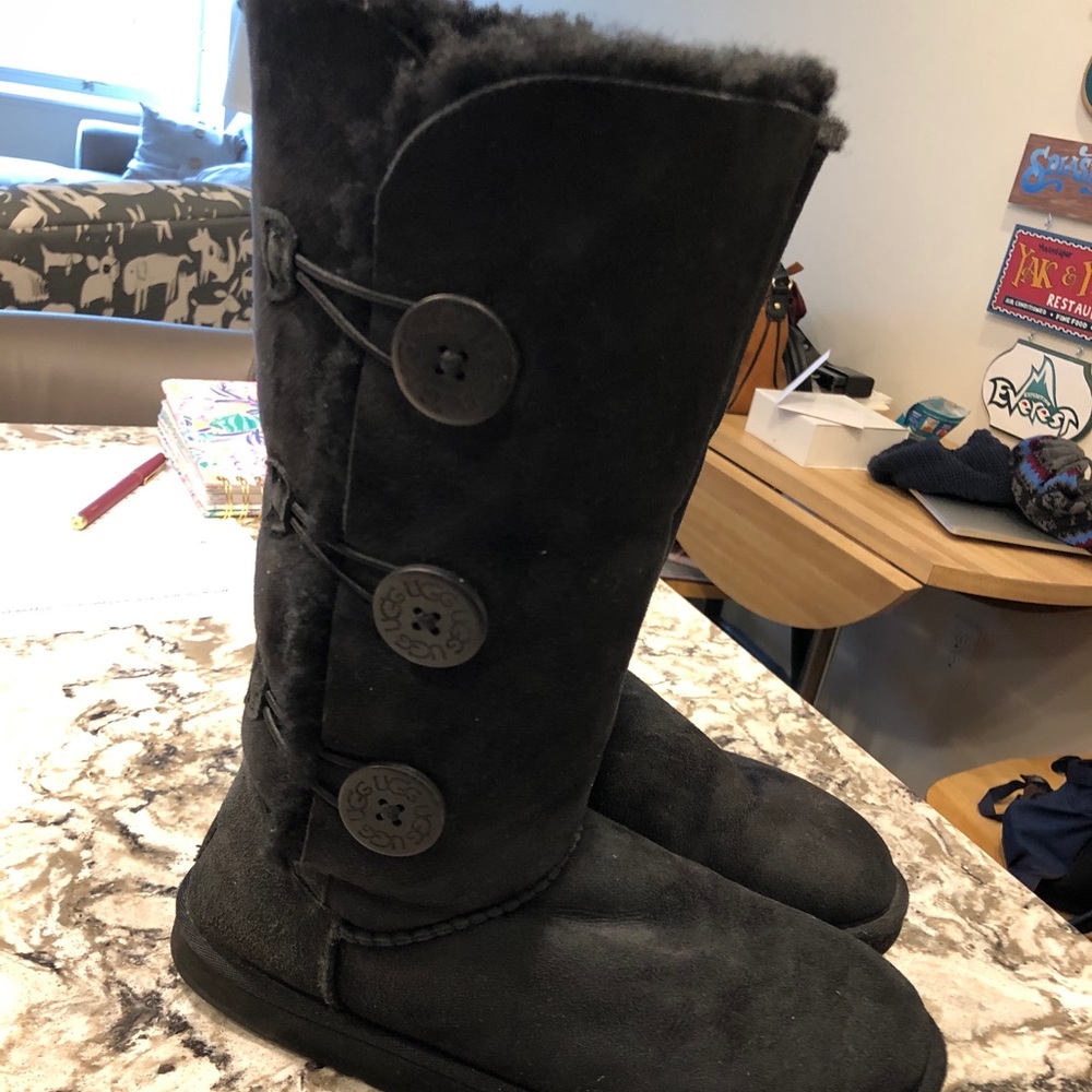 Ugg Bailey Button Triplet Boot - Gently Used! - image 1